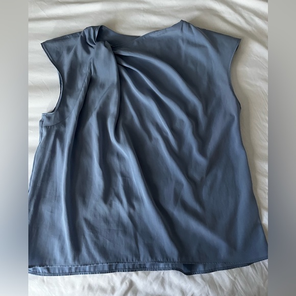 Worthington Tops - Worthington capped sleeve blouse